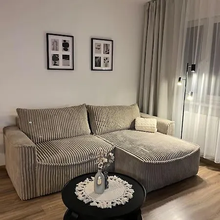 Mony * バンスカー・ビストリツァ